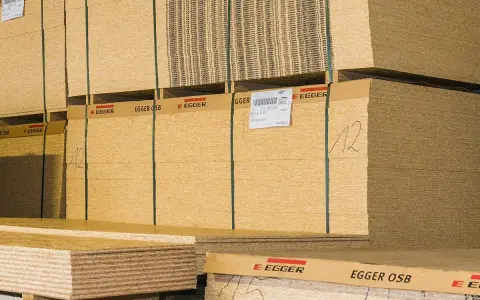 Płyta OSB czy karton gips? Wybór materiału, który Cię zaskoczy