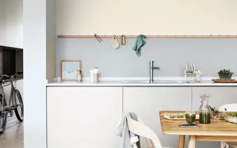 Farba w kuchni zamiast płytek: Porady, trendy i porównanie