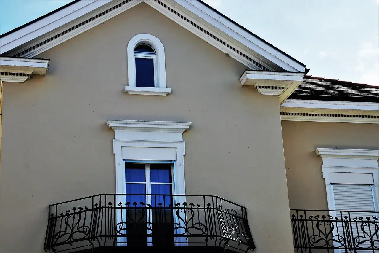 Zdjęcie Jaki tynk na balkon? Wybierz mądrze przewodnik eksperta